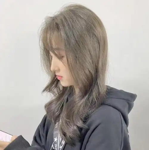 最新发色2020显白洋气2020流行发色显白图片