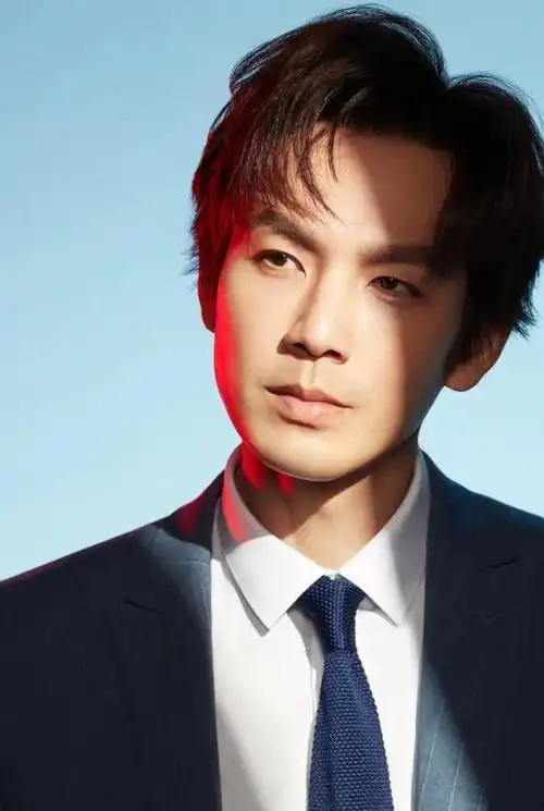 钟汉良最新头像(钟汉良头像图片高清)-天晟网