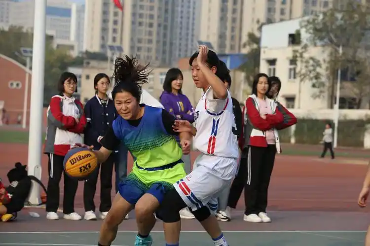 许昌高中女子篮球队在2020年晨光体育活动中喜获冠军