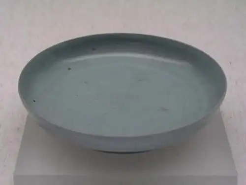 汝窑    汝窑位于今河南临汝,是宋代五大名窑之一,于北宋后期被巩府