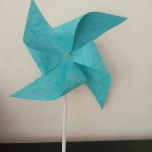 暑假二班手工作品《大风车》