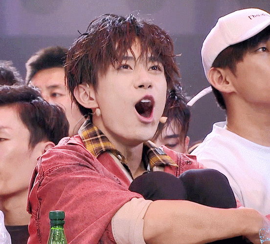 易烊千玺 gif 动图 - 堆糖,美图壁纸兴趣社区