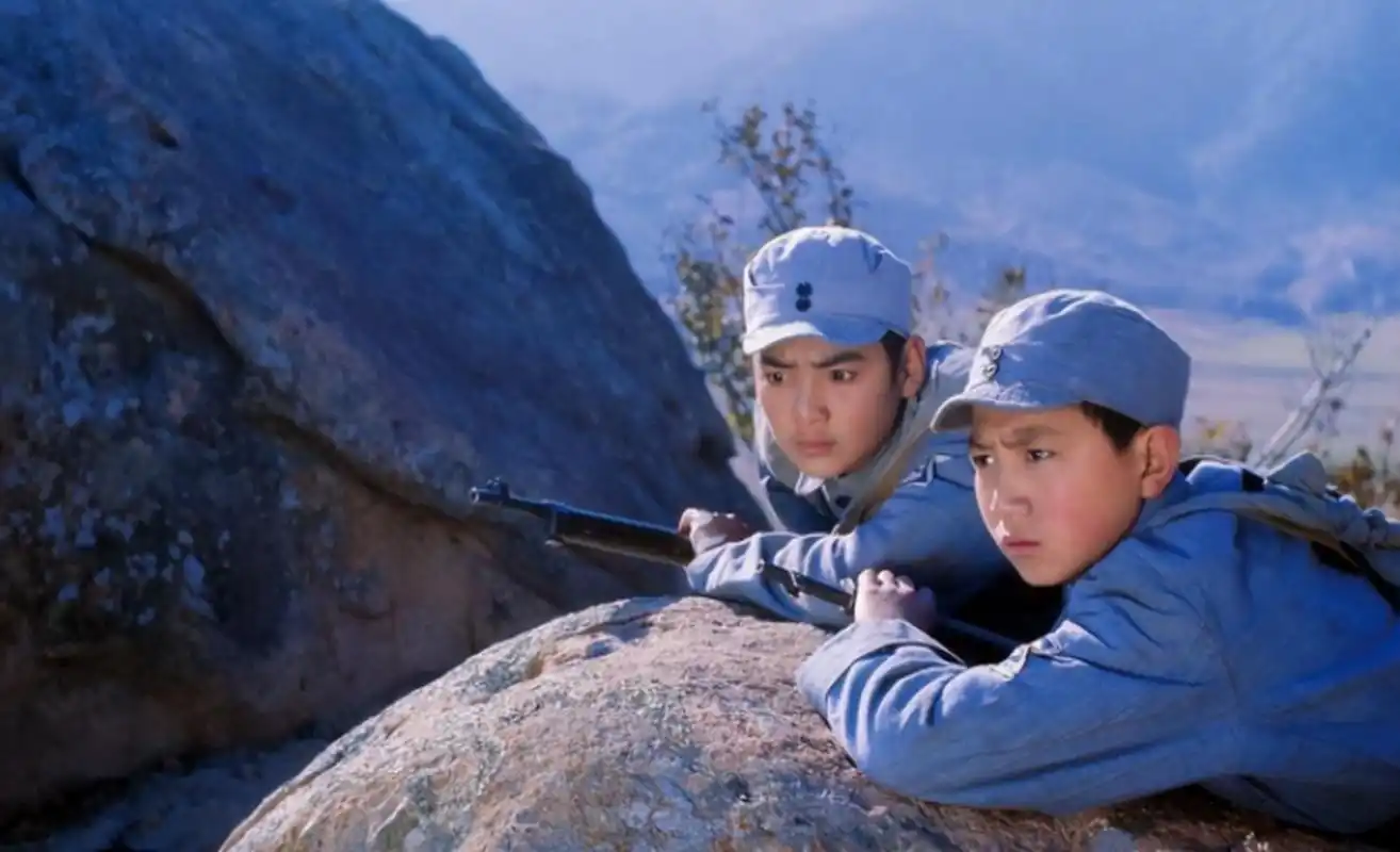 回顾长影拍摄的经典老电影《两个小八路》:保家卫国好儿郎!