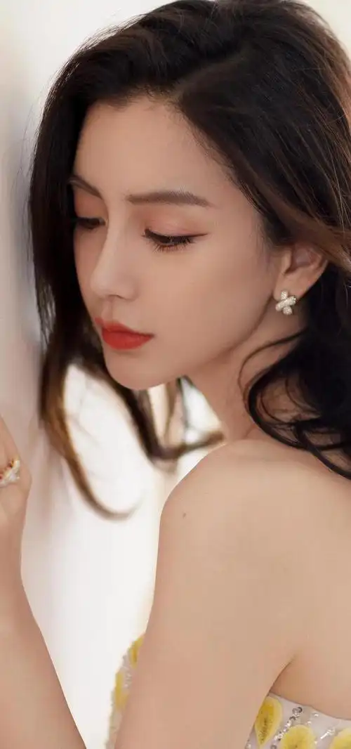 杨颖壁纸三更梦醒你是檐上落下的月