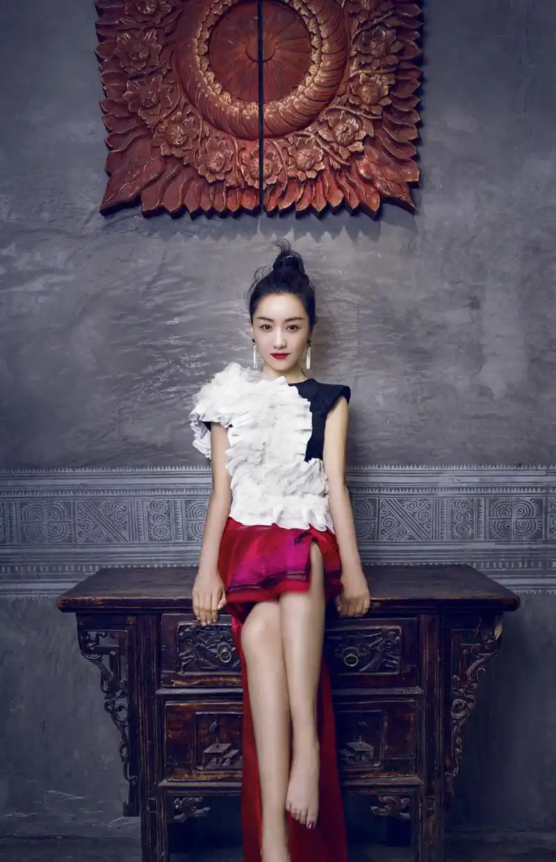 演员杨蓉网友快到不惑的年纪了却还是二八年华