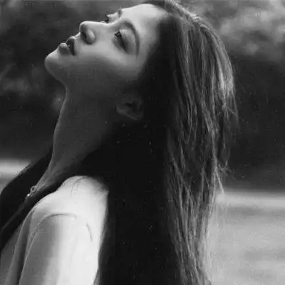 最新霸气高冷伤感女生头像