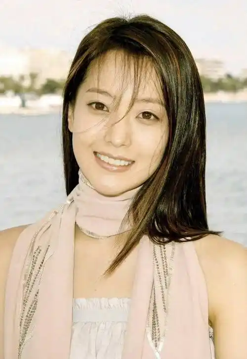 金喜善"长相平平"到底算不算顶级美女?看她的16岁到47岁就知道_感觉_