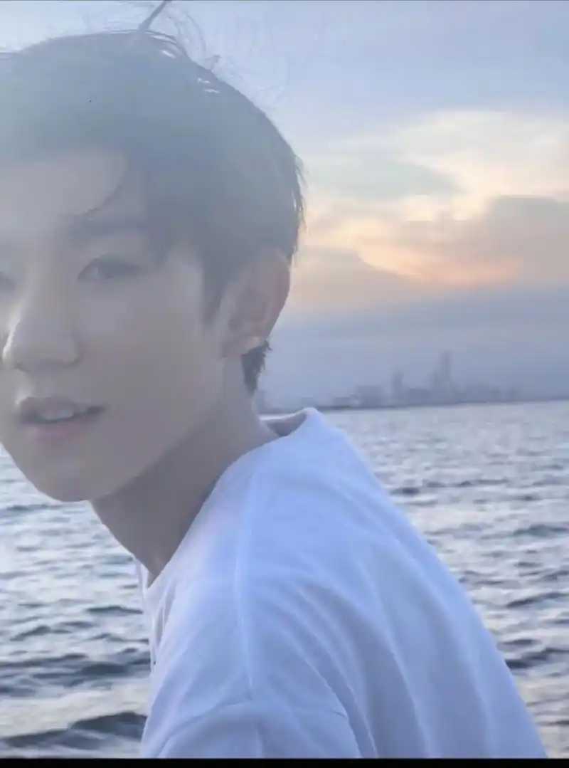 王源 最美好的少年#只有照片能记录这份珍贵  - 抖音