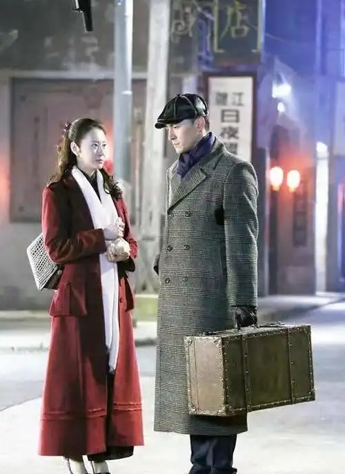 女演员曝光锁骨被胡歌砸断,女一号戏被抢,前后说法却不一样|靳东|王鸥