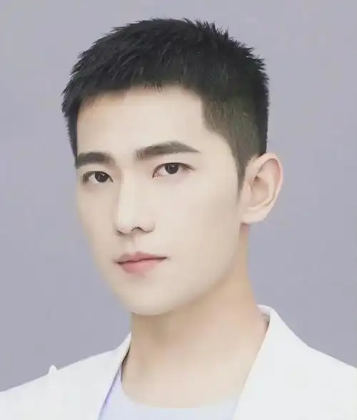 只靠刘海就别说颜值抗打,这5位明星根本不靠发型,天生帅气