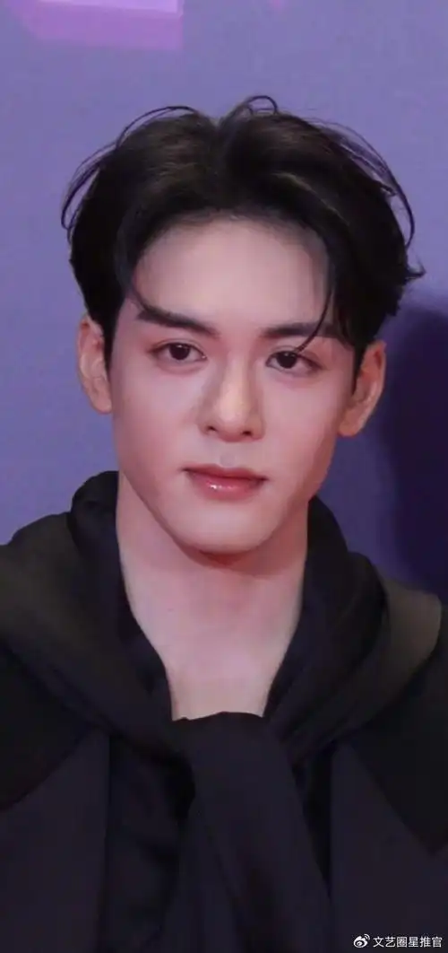 尖叫之夜男明星怼脸生图白敬亭斗鸡眼魏大勋鼻子歪王一博假