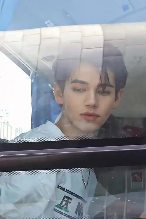 混血浓颜帅哥奶拽ace庆怜莫里亚蒂caelan美图安利楼09