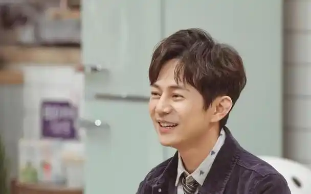 何炅被保姆控告拖欠三年工资表面装作老好人实则对母亲不孝顺