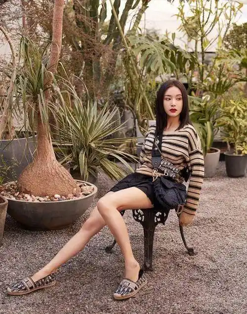 王子文是不少人都很喜欢的女艺人,虽然身材很娇小,但是却拥有强大的