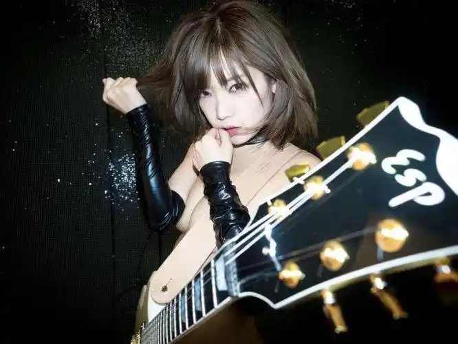 日本90后主播歌手【藤田惠名】号称日本电音女王!最具人气的女歌手!