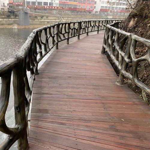 仿木护栏公园木栏杆景区仿木桩厂仿木栅栏水泥仿木护栏仿树皮栏杆格拉