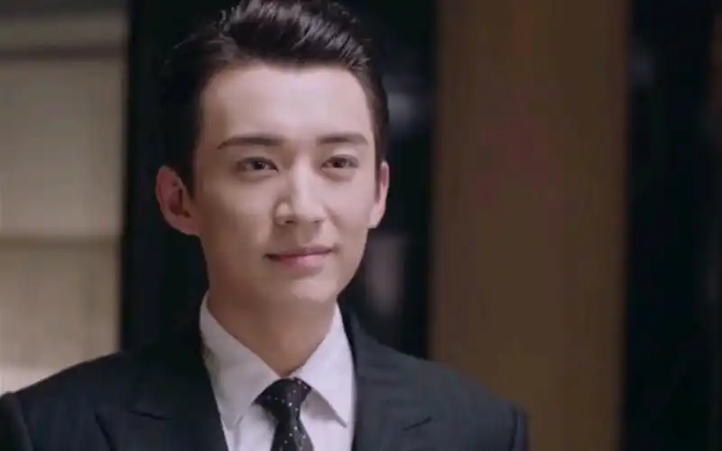 【刘学义|酒窝笑】谁遭得住这酒窝笑啊!想在学长的酒窝里游泳!