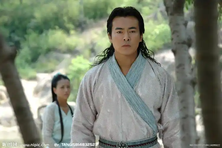 《把酒问青天》 古代 古装 武侠 电视剧 拿剑的人 明星 偶像 于波