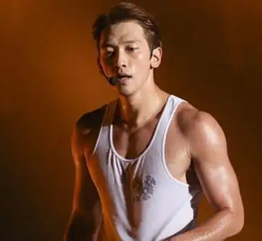 当然,我们并不局限于追求那种肌肉健硕的形象,实际上,身材瘦高也同样