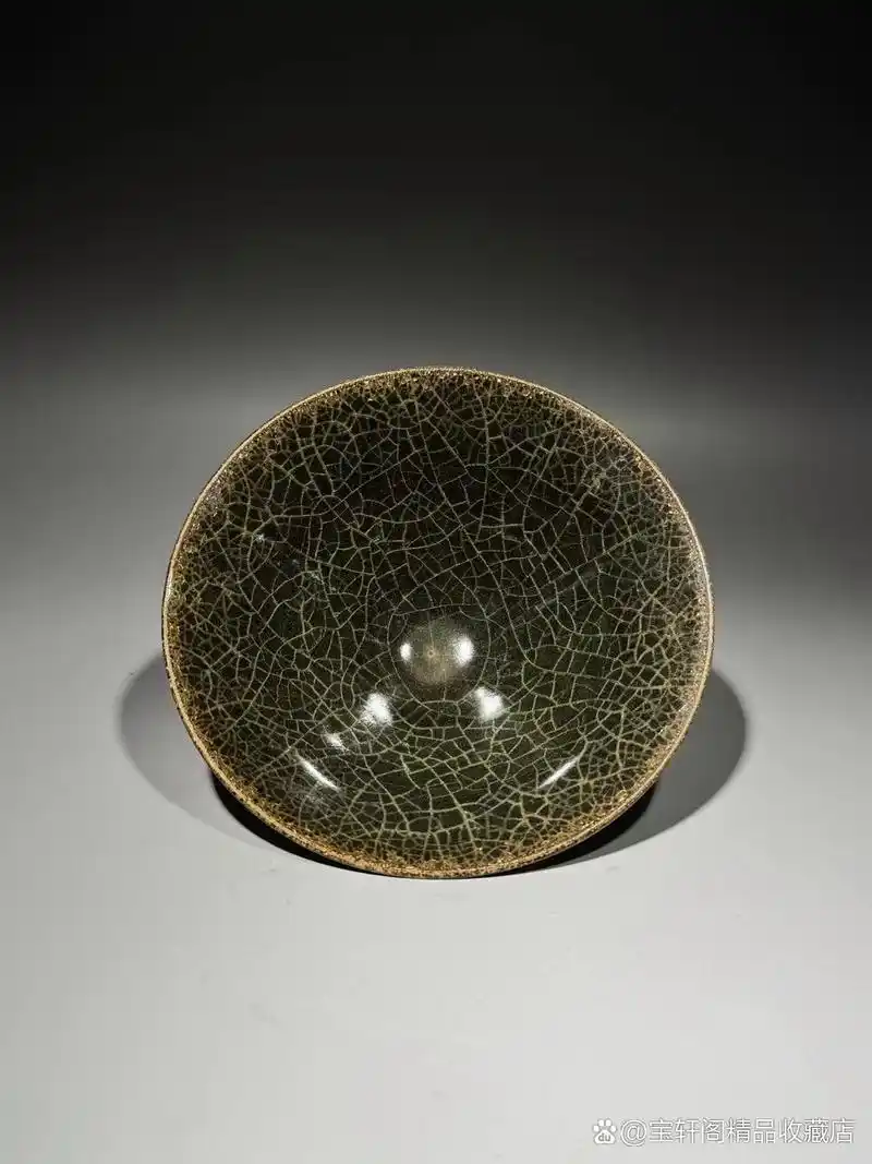 精品收藏 南宋 龙泉溪口官窑斗笠盏. 尺寸:高:4.8公分 口径:12.5公分.