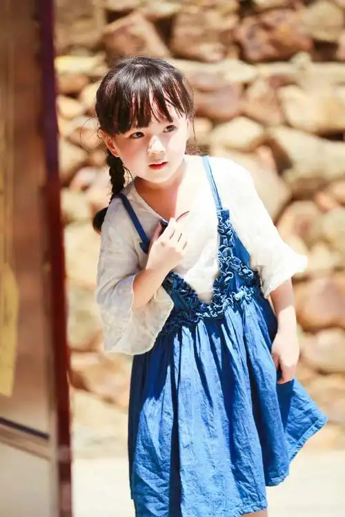 首页 图片大全 综艺 《爸爸去哪儿5》纪美伊小山竹