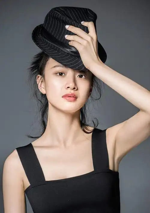 顾盼生辉,撩人心怀——90后青年演员李梦