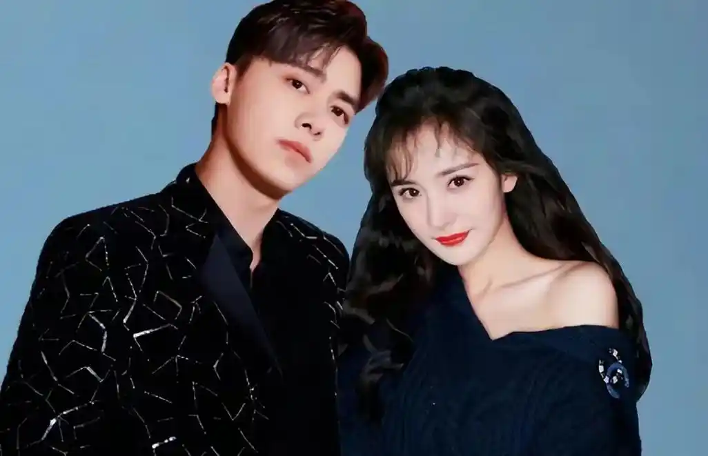 杨幂与李易峰的绯闻 杨幂与李易峰因《古剑奇谭》合作而被传绯闻,两人