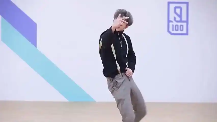 蔡徐坤打篮球,只因你太美