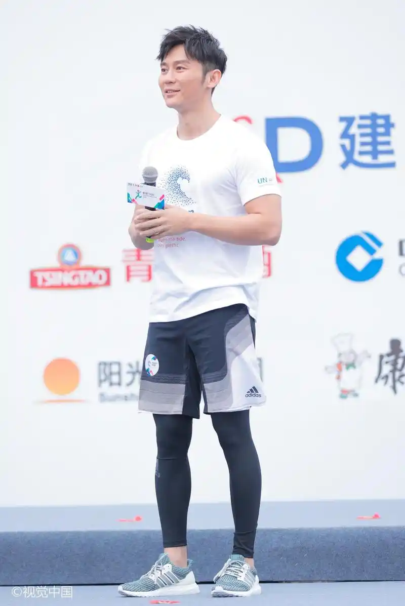 大黑牛李晨助阵厦门马拉松