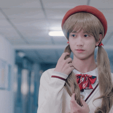 没有逃过女装造型的敖子逸