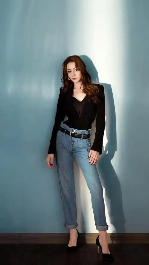 迪丽热巴靓丽写真手机壁纸