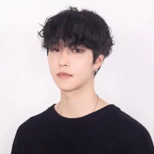 男士烫发持续升温,要烫就要烫好看的.