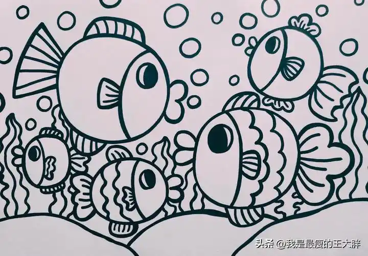 换用简笔画一幅简笔的海底世界
