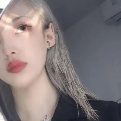 苏荷高冷御姐女生头像