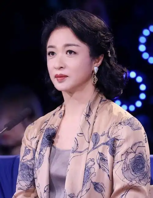 金星简历个人资料简介(金星:前半生是男人,娶了外国妻子,后半生是女人