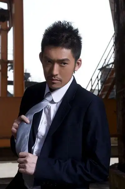 网易娱乐3月11日报道 近日,演员王学兵因涉毒被北京警方抓获,同时被