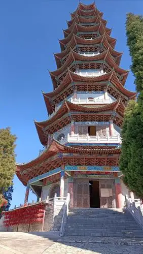 2020年12月25号拍摄于云南省红河州个旧市老阴山玻璃栈道留念