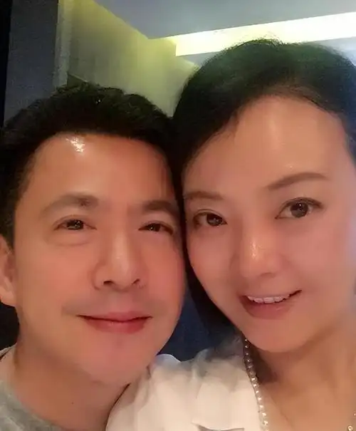 柟望一个晴天,王中磊忽然追忆起大学时曾经追求过他的王晓蓉.