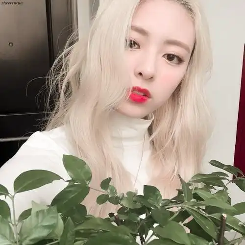 yuna娜娜子头像专楼持续更新