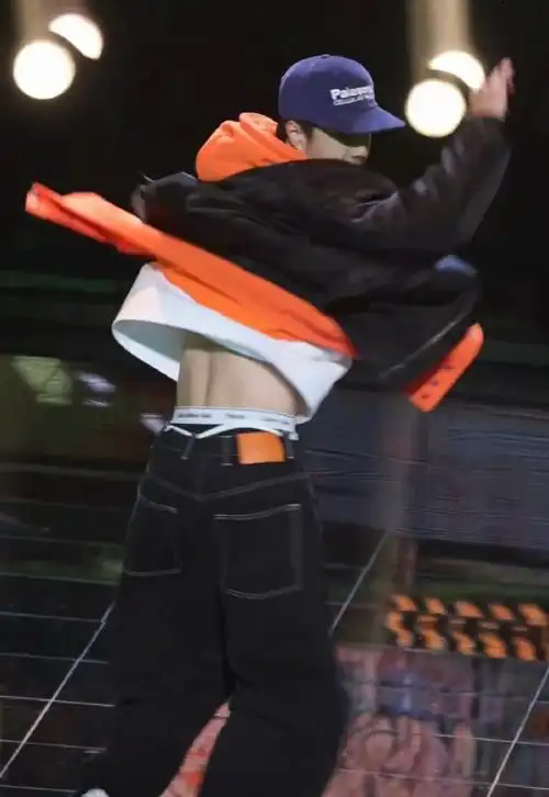 王一博跳舞框架##王一博腰沟