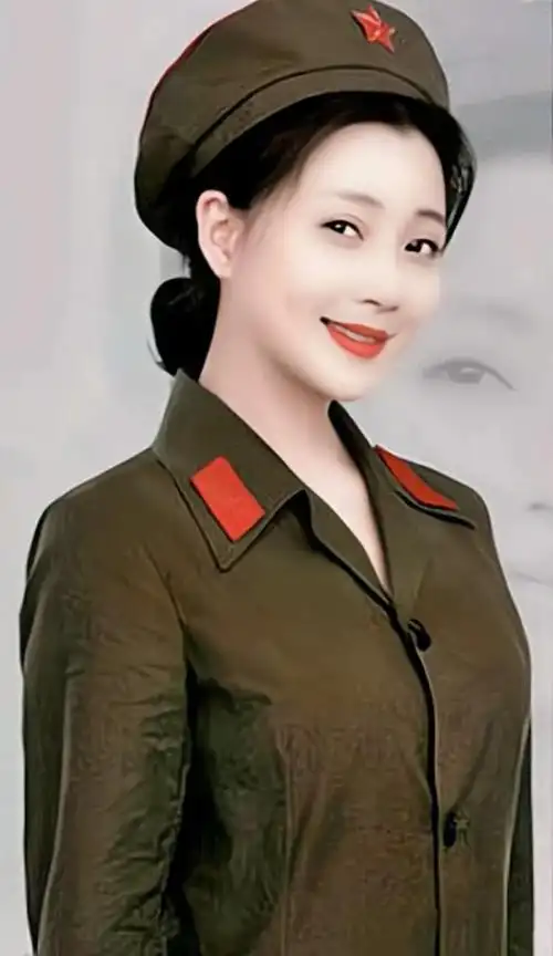 殷桃的军装照,个个调皮可爱,英姿飒爽|女演员_网易订阅