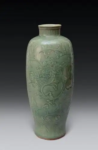 龙泉窑青瓷缠枝莲纹梅瓶】拍卖品_图片_价格_鉴赏_明代单色釉瓷器