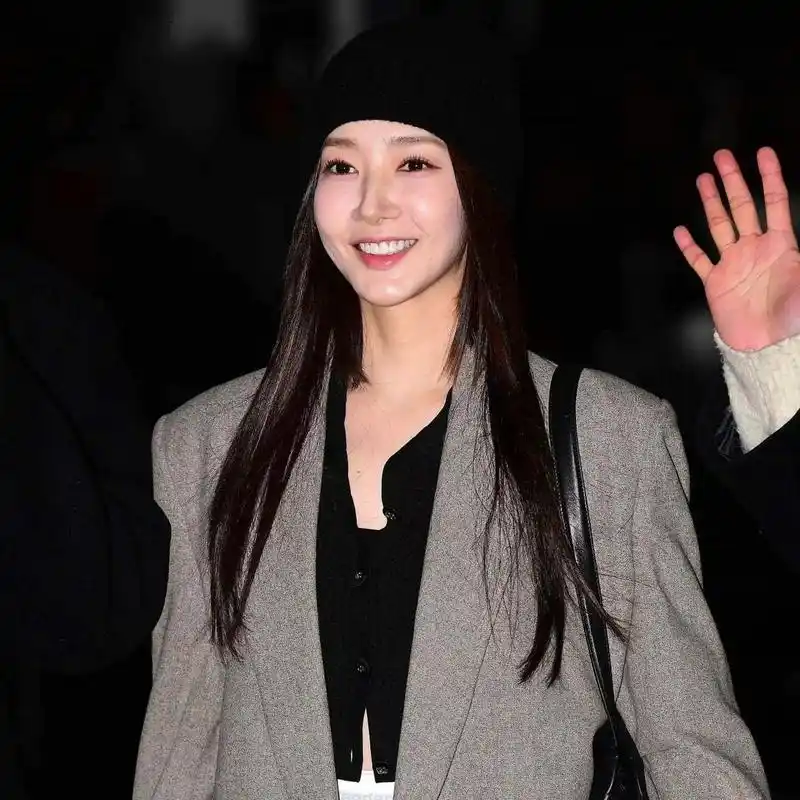 朴敏英,超级耐看的脸,也是李敏镐唯一公开承认的女友