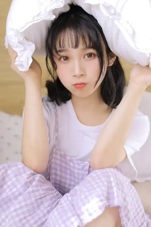 可爱萝莉美少女白嫩诱人写真图片