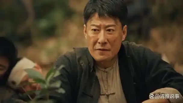 很多观众在网上评论说,在电视剧中印象最深的角色是于震饰演的邝庆奎!