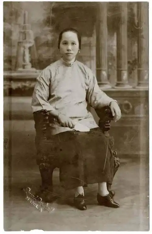 这些旧旧的老照片记录下了清末民国时期的女性日常