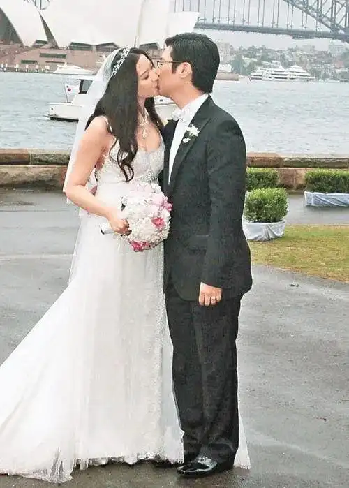 当然这些只是婚礼的花费,李家直接拿出了1个亿的天价彩礼来迎娶徐子淇