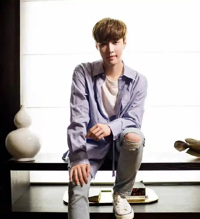 张艺兴 多少女生的理想型男朋友 转载自百家号作者:追星不等待