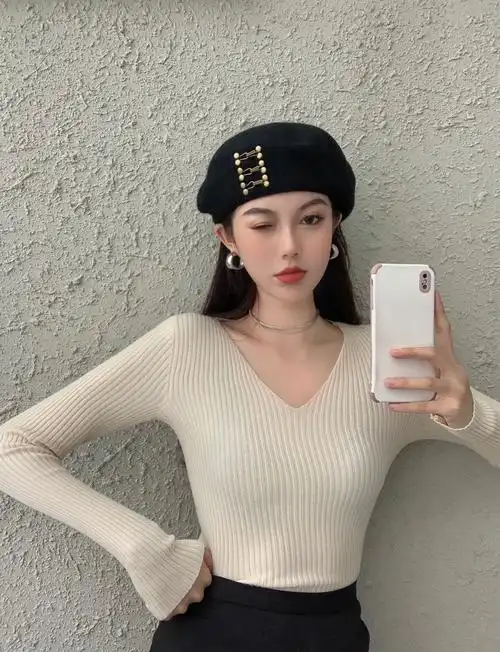 网红ins风v领韩式简单百搭女长袖针织打底衫2021年秋冬内搭
