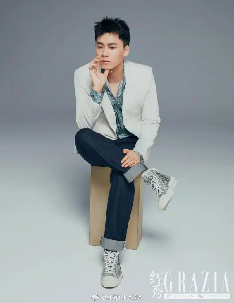 李易峰红秀内页高清 —— 晋江文学城网友交流区